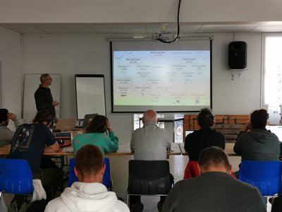 33c1d98f 7ed1 4df7 b9d9 ef38b30e39ac